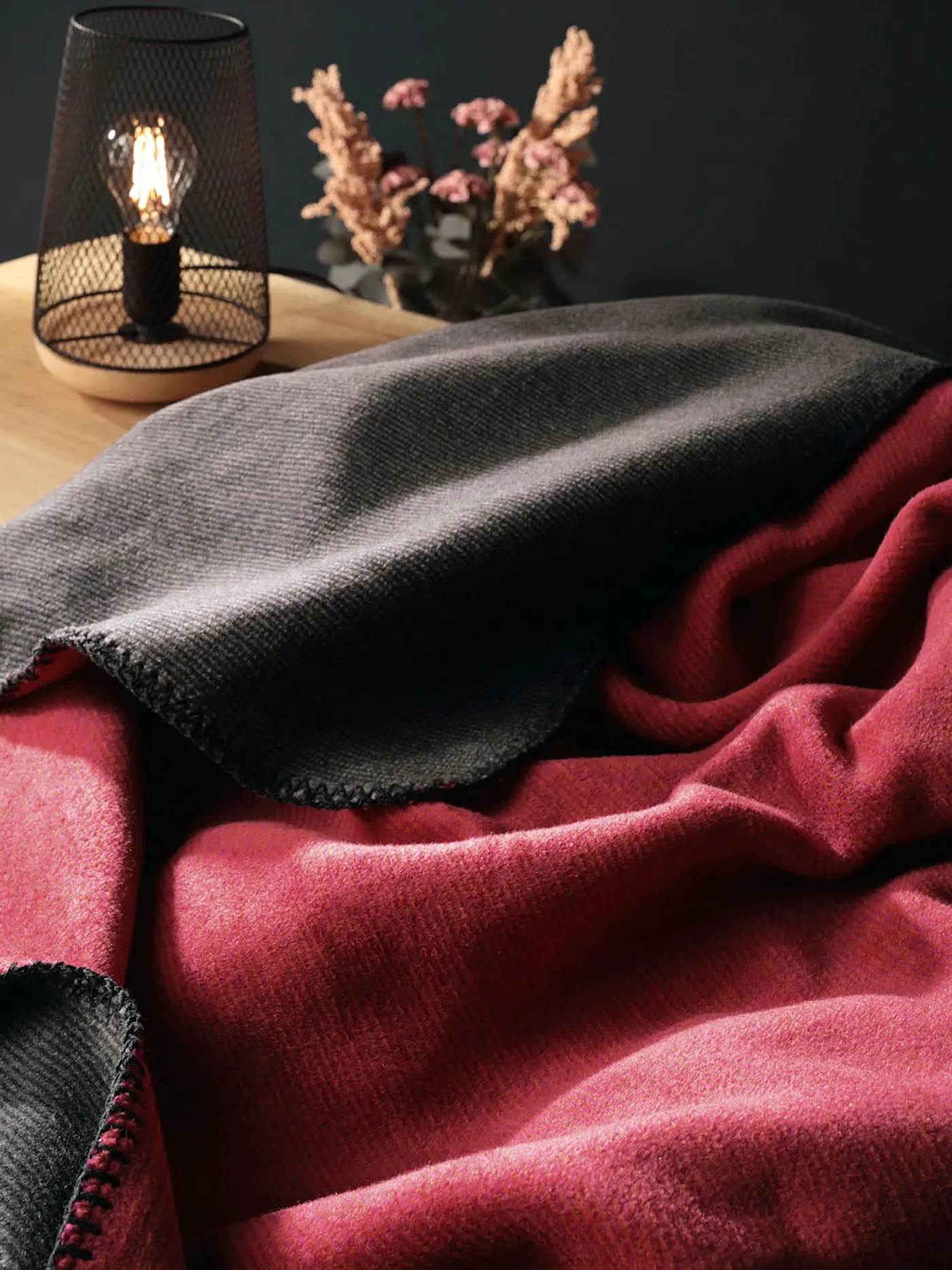 BIEDERLACK | Wohndecke SOULFUL CRAFTED 150x200cm Plum-Schiefer | 